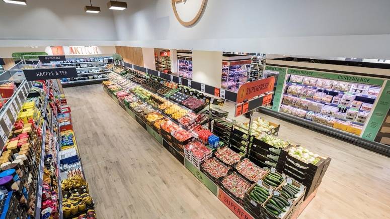 filiale_innen_von oben1_2x1